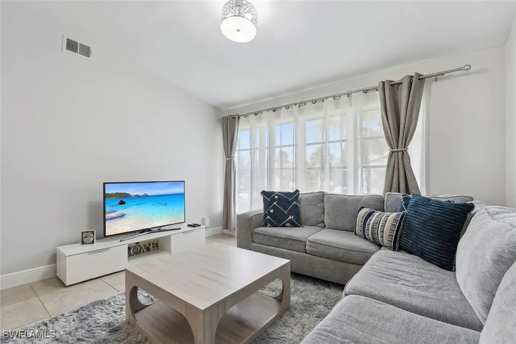 3410 Frosty Way Naples FL 34112