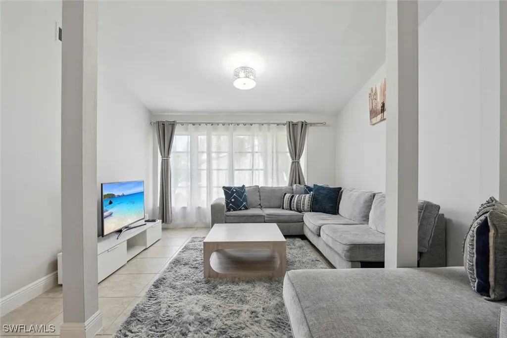 3410 Frosty Way Naples FL 34112