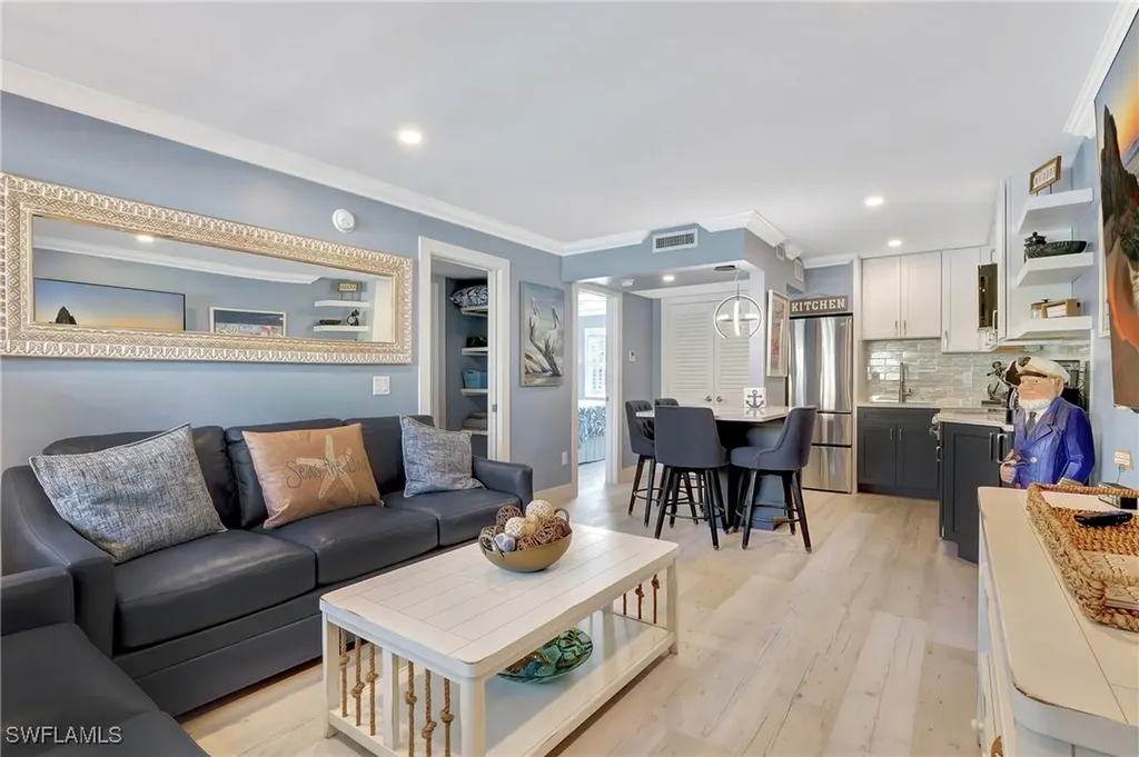 1295 Gulf Shore Boulevard S Naples FL 34102