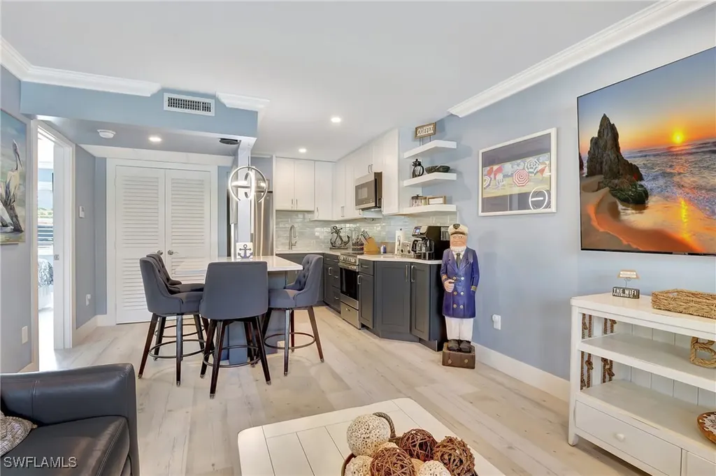 1295 Gulf Shore Boulevard S Naples FL 34102