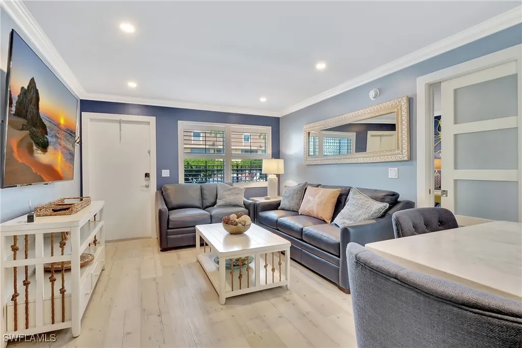 1295 Gulf Shore Boulevard S Naples FL 34102