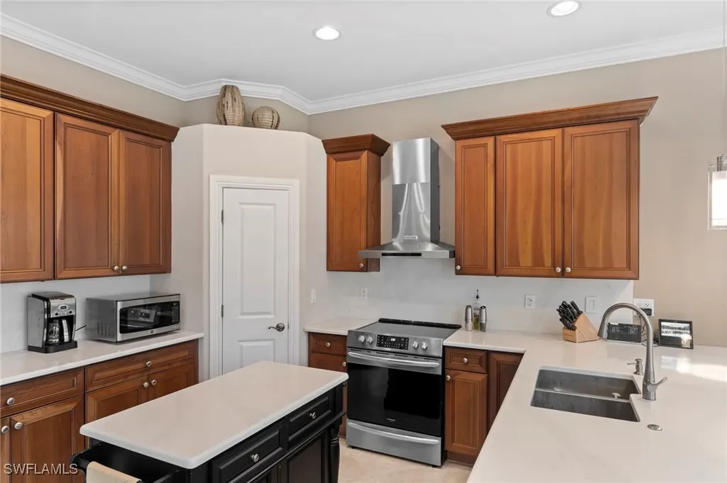 6155 Dogleg Drive Naples FL 34113