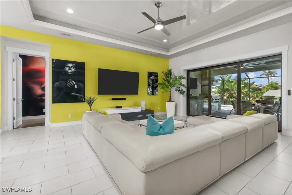 5227 Tamiami Court Cape Coral FL 33904