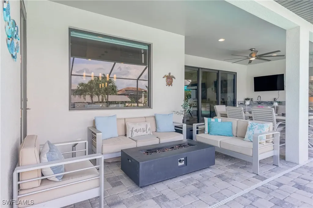 5227 Tamiami Court Cape Coral FL 33904