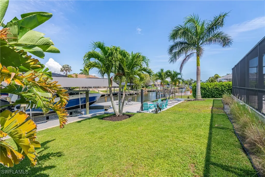 5227 Tamiami Court Cape Coral FL 33904