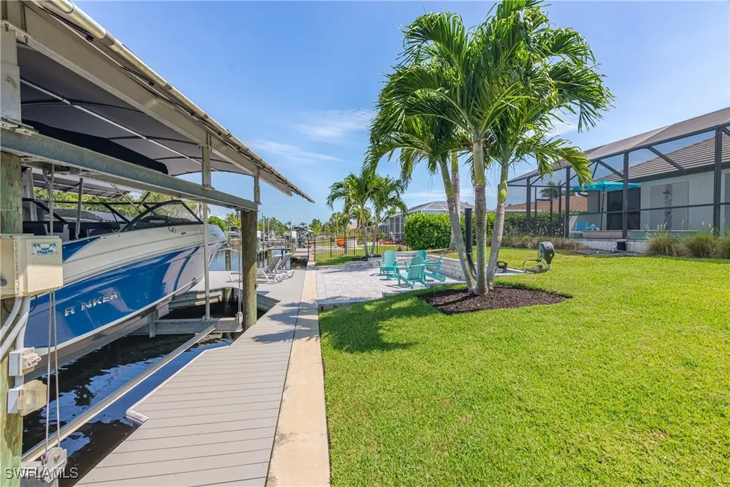5227 Tamiami Court Cape Coral FL 33904