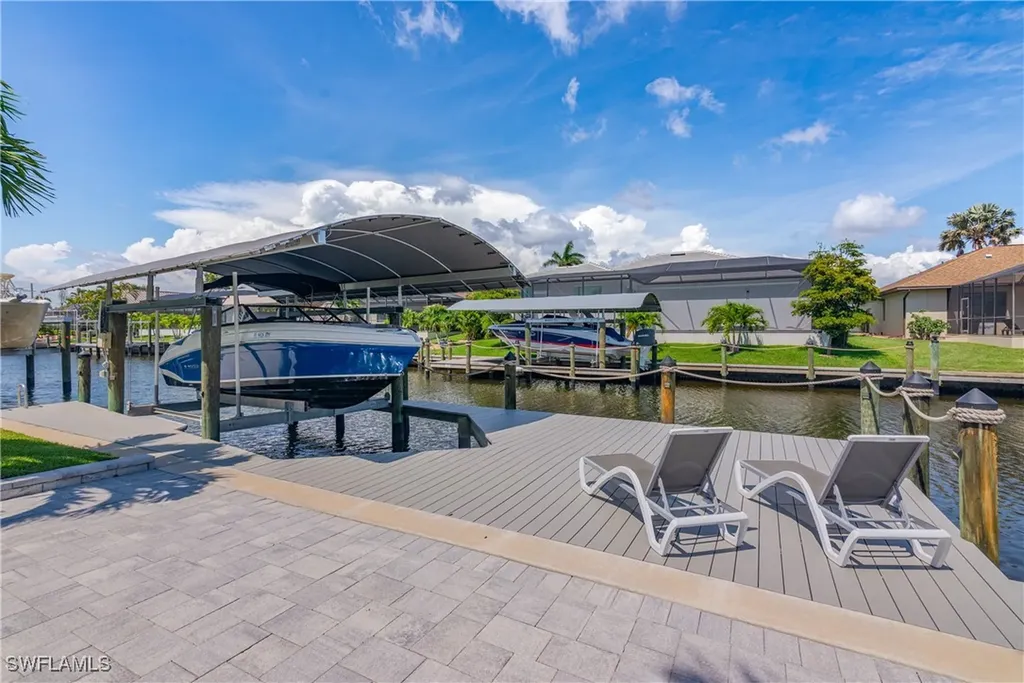 5227 Tamiami Court Cape Coral FL 33904