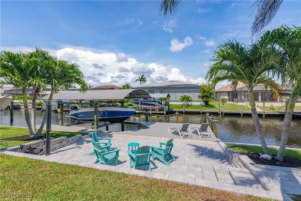 5227 Tamiami Court Cape Coral FL 33904