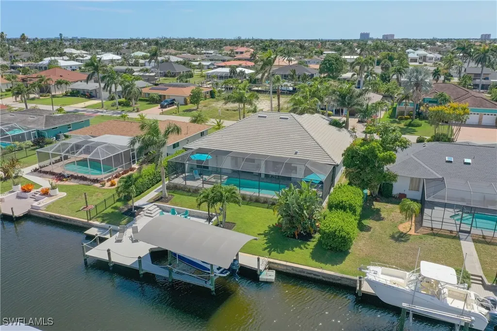 5227 Tamiami Court Cape Coral FL 33904