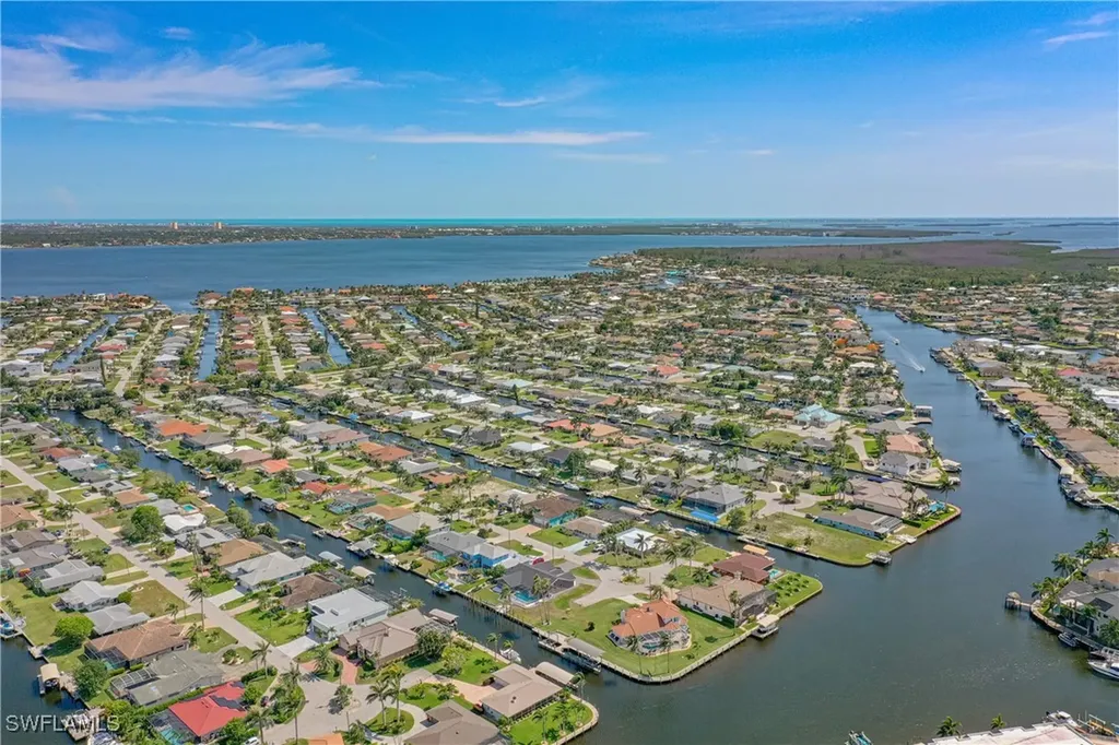 5227 Tamiami Court Cape Coral FL 33904