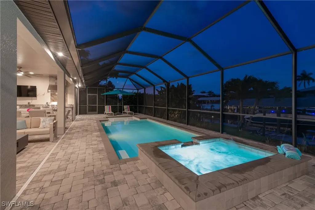 5227 Tamiami Court Cape Coral FL 33904