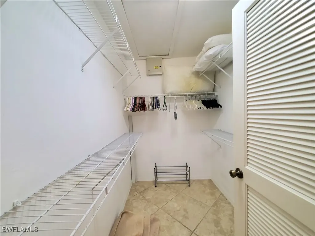 992 Marblehead Drive Naples FL 34104