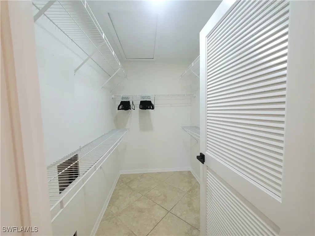 992 Marblehead Drive Naples FL 34104