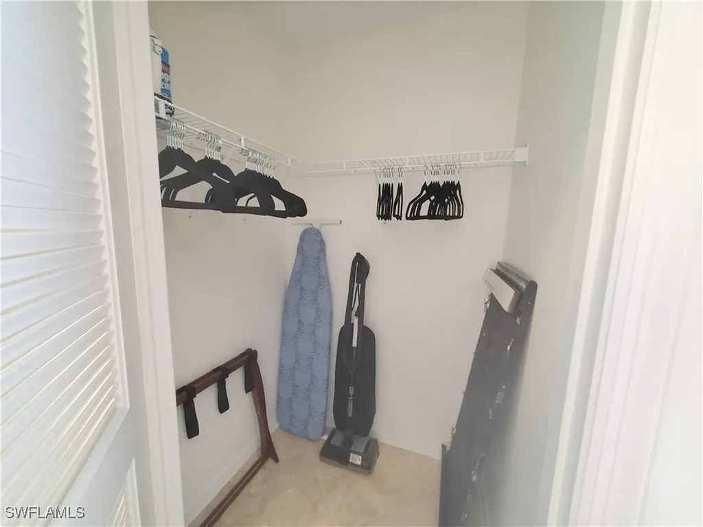 992 Marblehead Drive Naples FL 34104