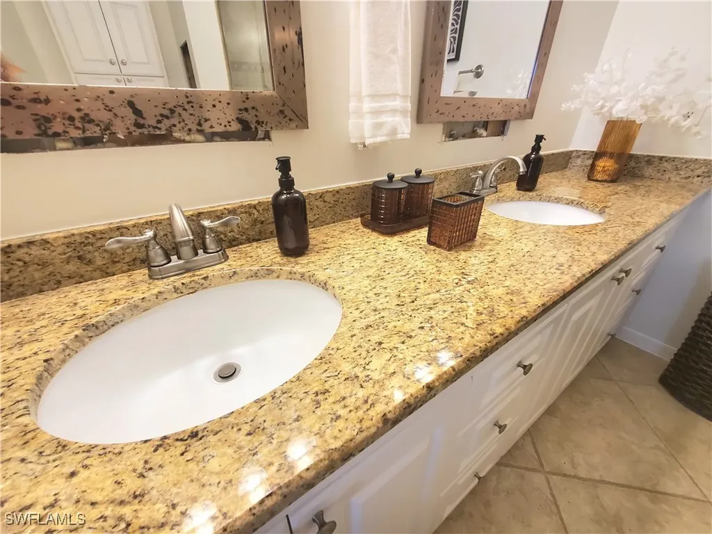 992 Marblehead Drive Naples FL 34104