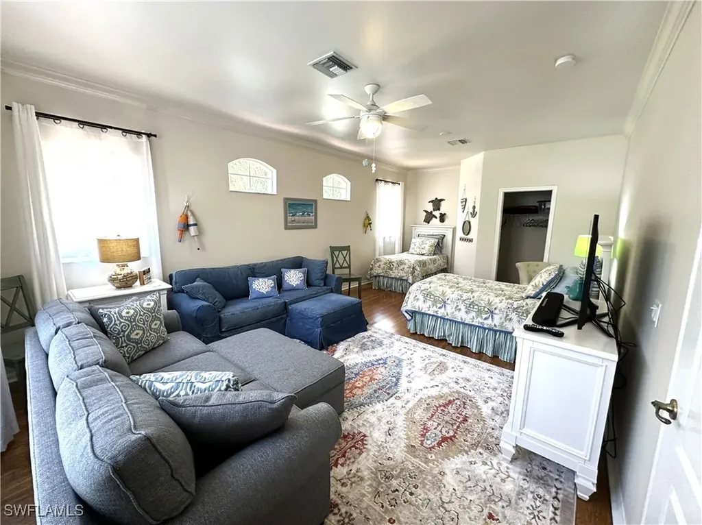 1965 Crestview Way Naples FL 34119
