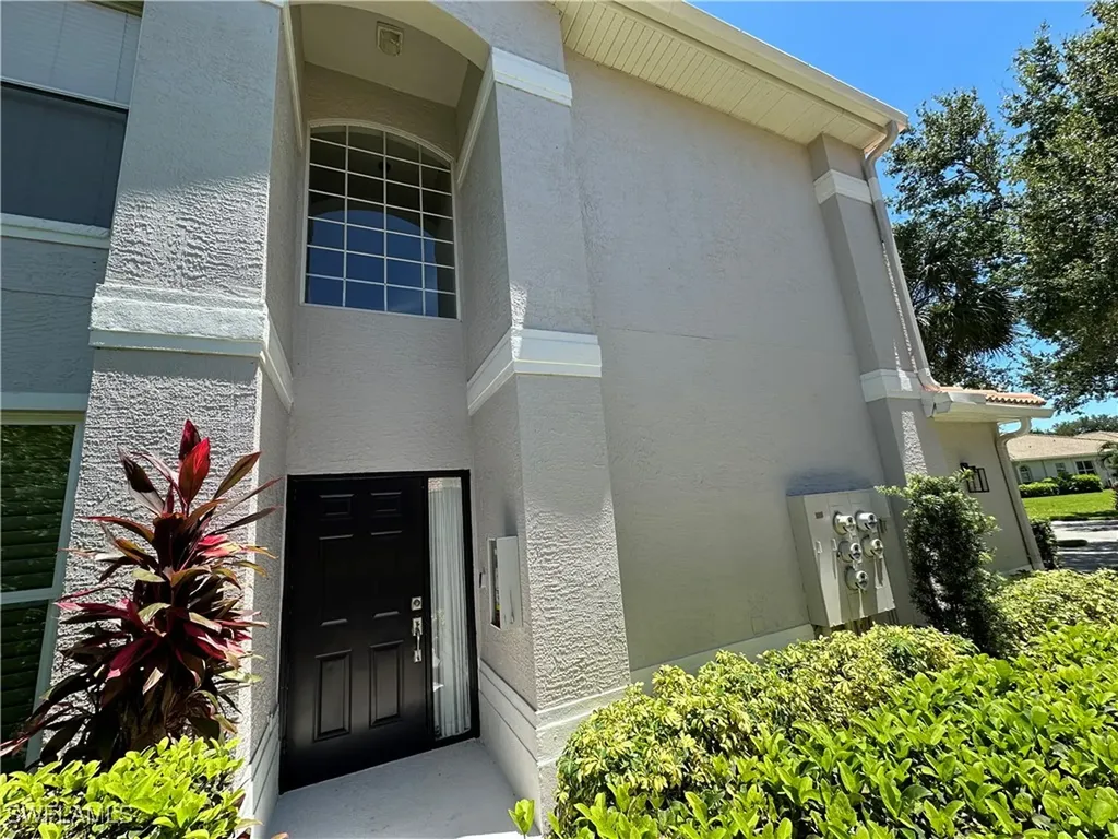 1965 Crestview Way Naples FL 34119