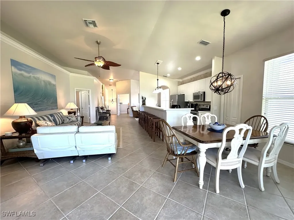 1965 Crestview Way Naples FL 34119