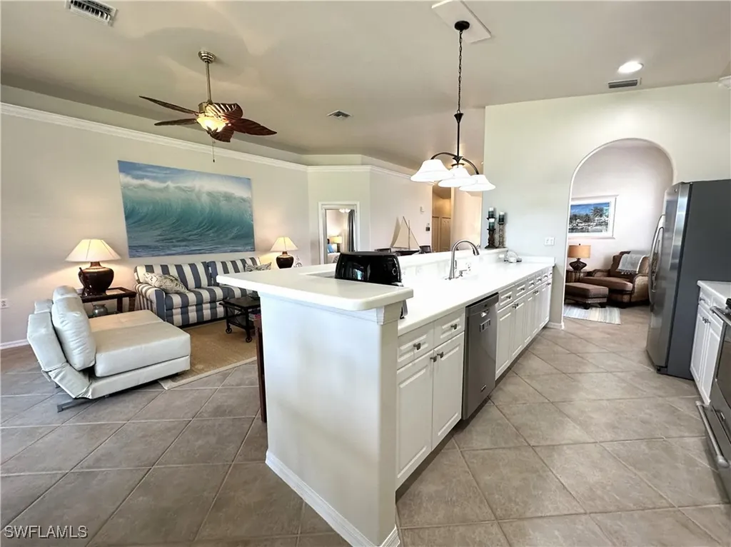 1965 Crestview Way Naples FL 34119
