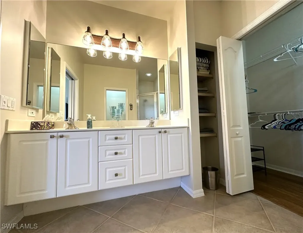 1965 Crestview Way Naples FL 34119
