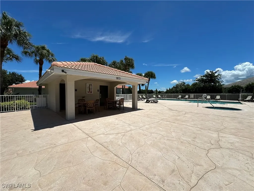 1965 Crestview Way Naples FL 34119