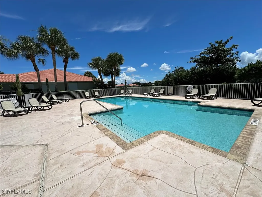 1965 Crestview Way Naples FL 34119