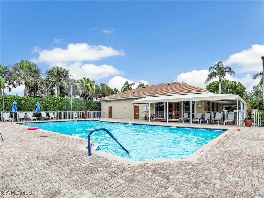 1965 Crestview Way Naples FL 34119