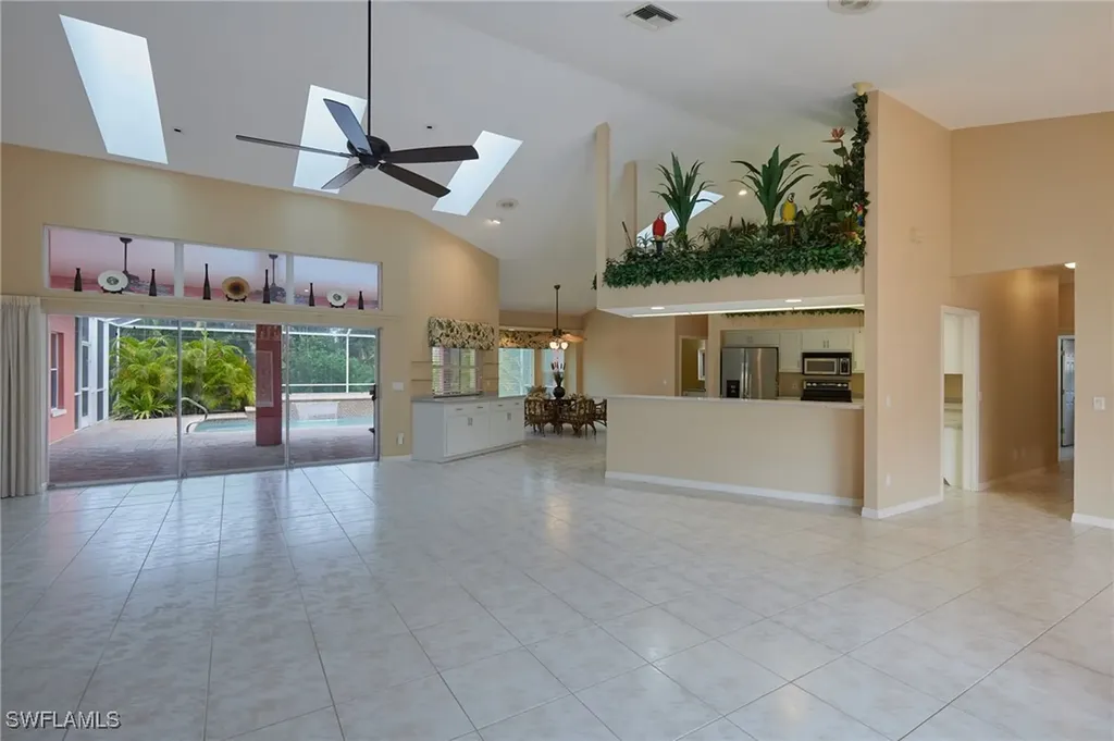 3667 Liberty Square Fort Myers FL 33908