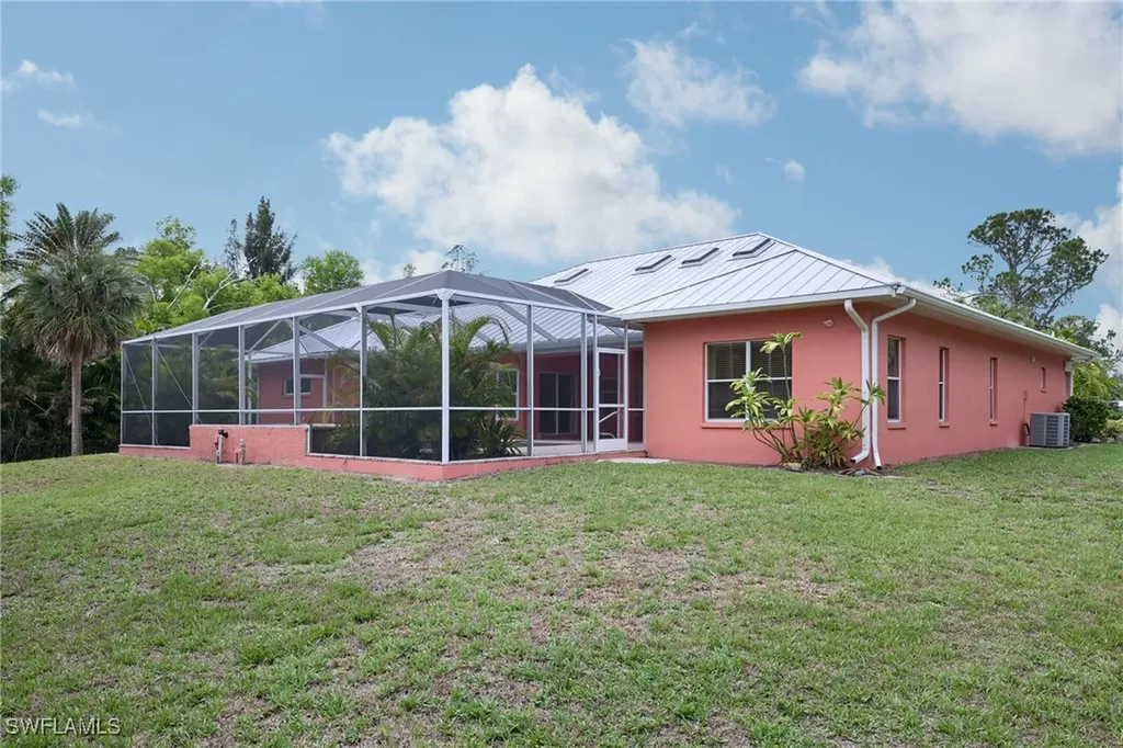 3667 Liberty Square Fort Myers FL 33908
