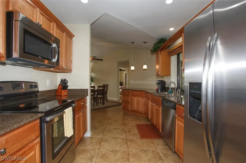 5302 SW 25th Place Cape Coral FL 33914