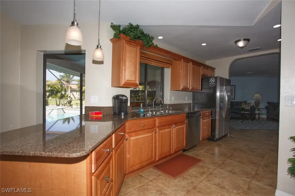 5302 SW 25th Place Cape Coral FL 33914