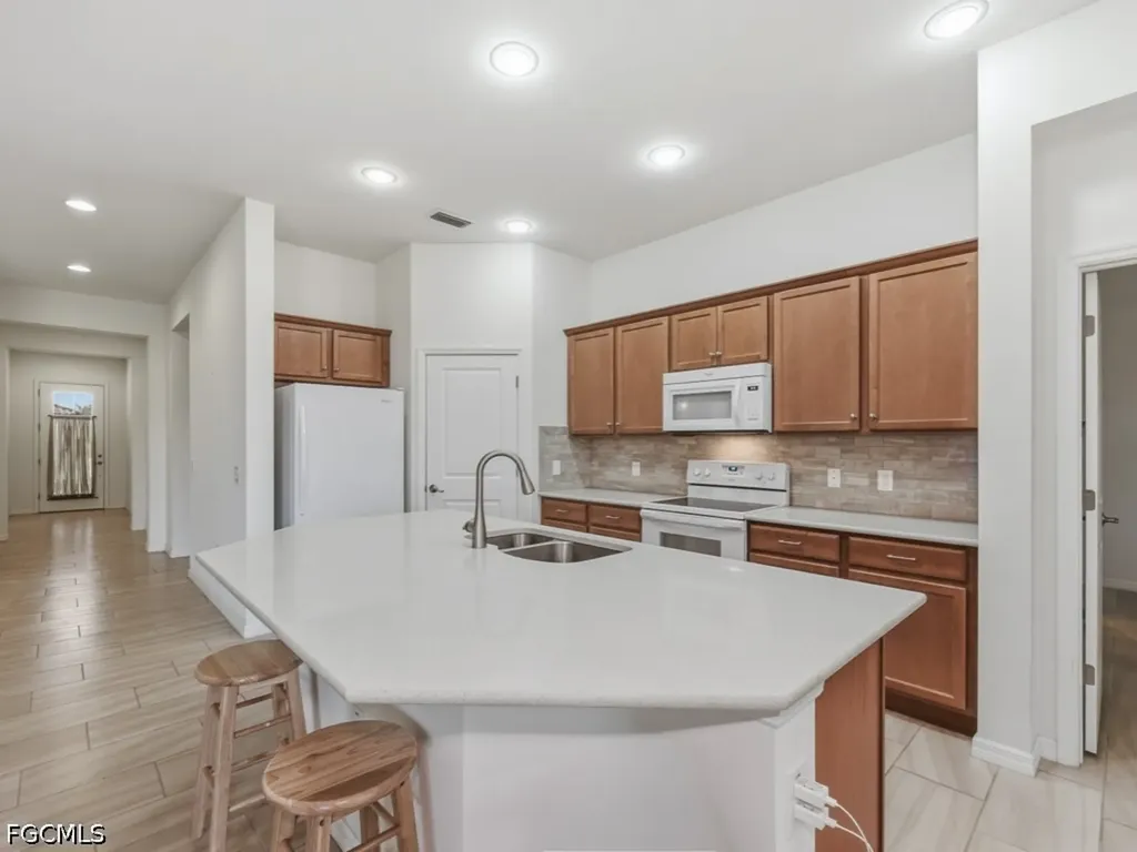 10646 Essex Square Boulevard Fort Myers FL 33913