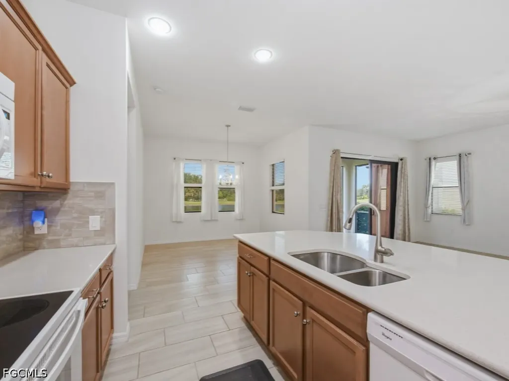 10646 Essex Square Boulevard Fort Myers FL 33913