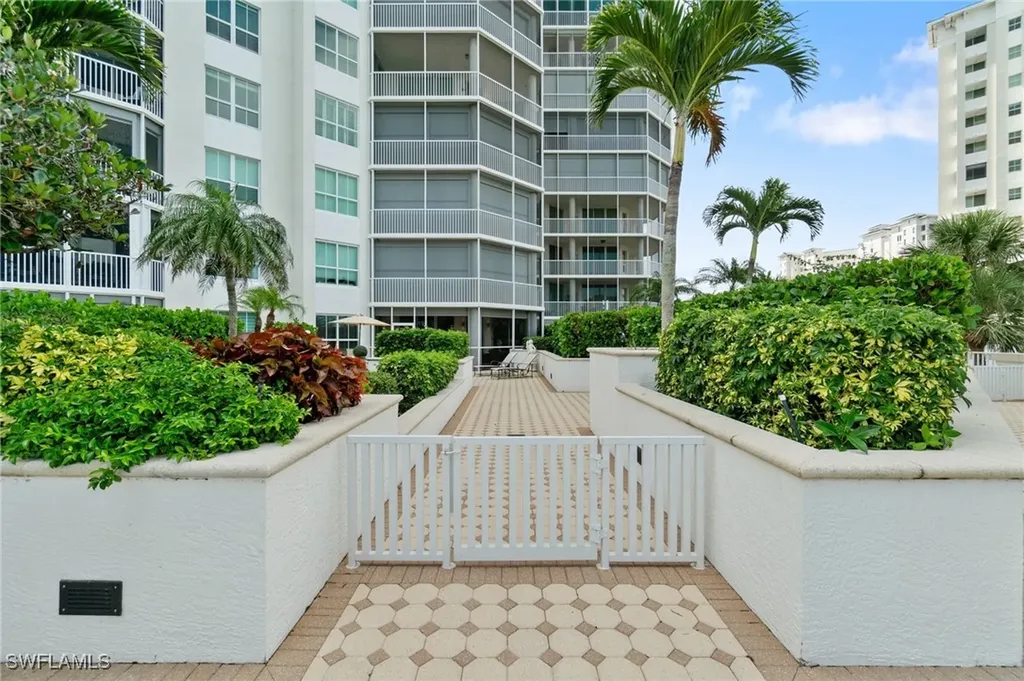 325 Dunes Boulevard Naples FL 34110