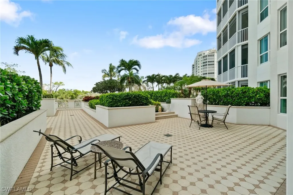 325 Dunes Boulevard Naples FL 34110