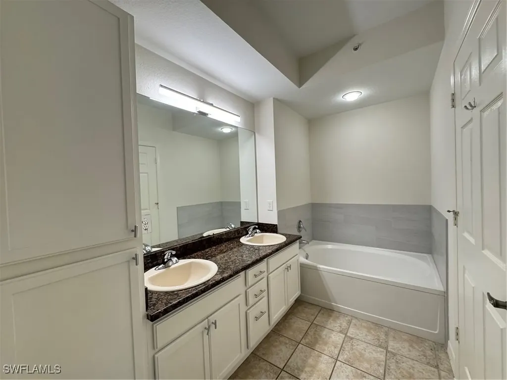 7925 Preserve Circle Naples FL 34119