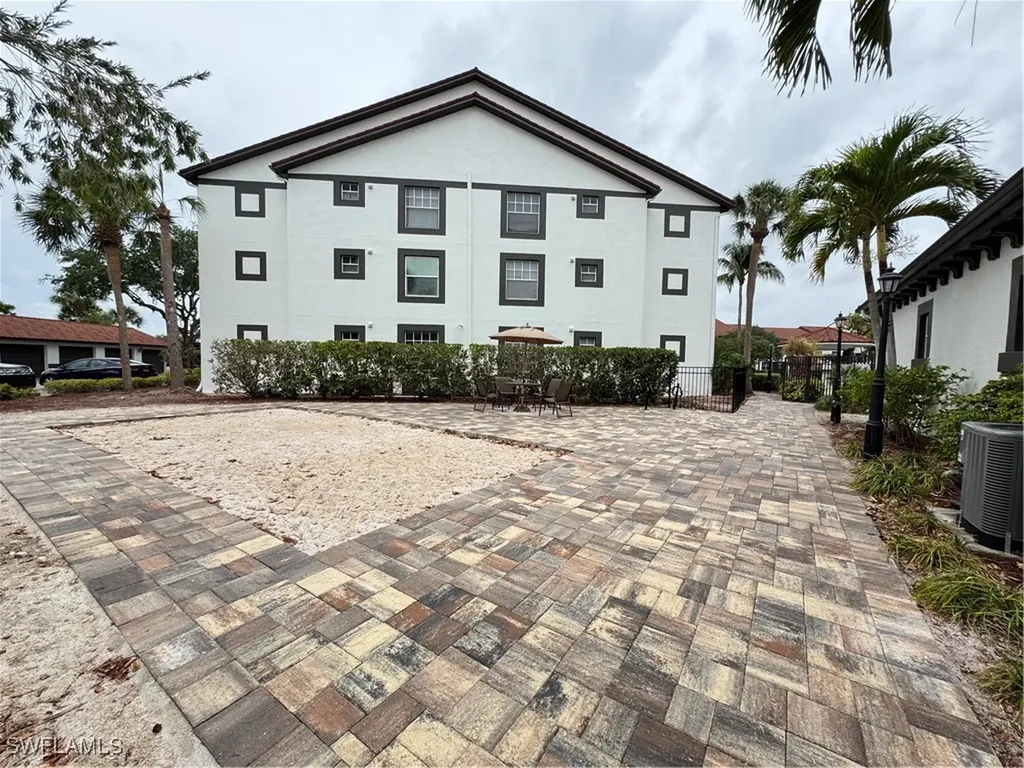 7925 Preserve Circle Naples FL 34119