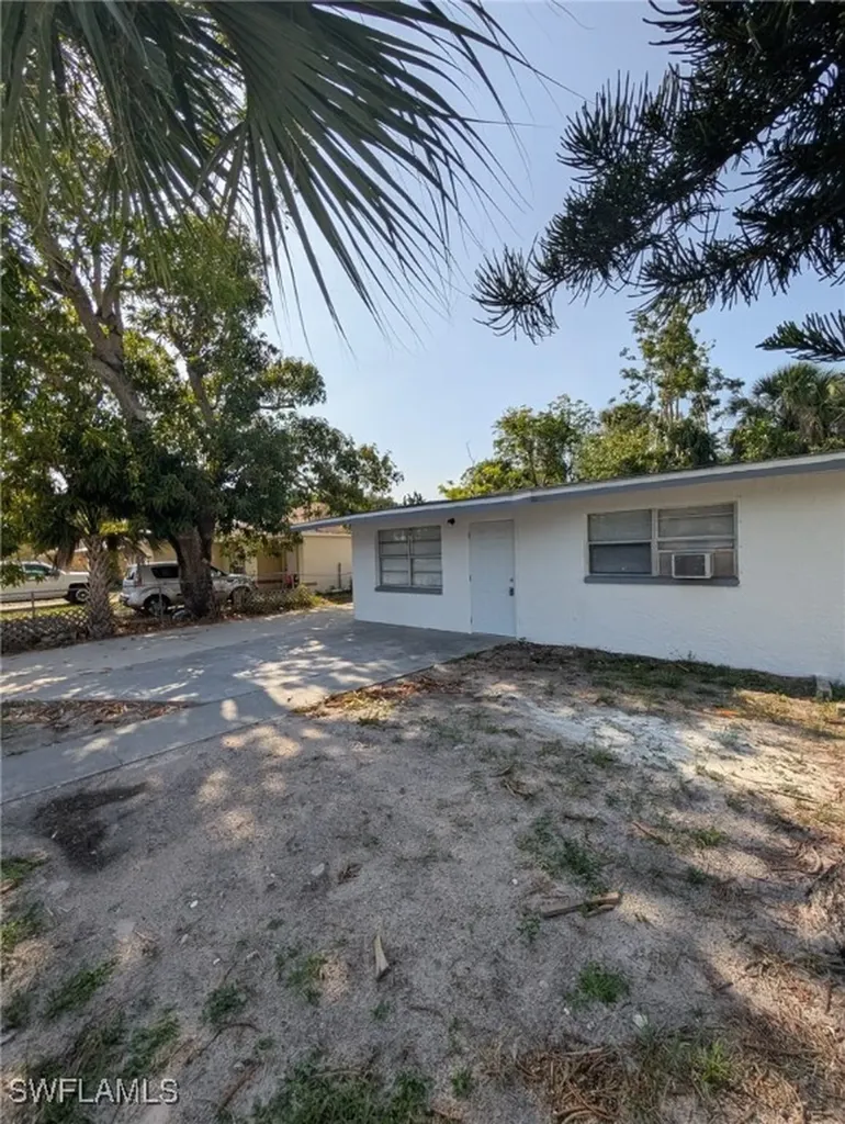 3135 Blount Street Fort Myers FL 33916