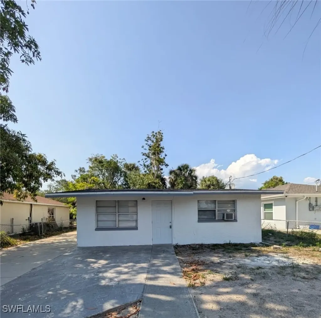 3135 Blount Street Fort Myers FL 33916