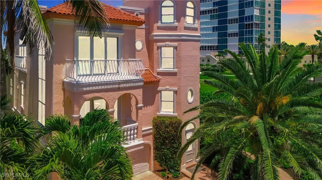 21 Casa Mar Lane Naples FL 34103