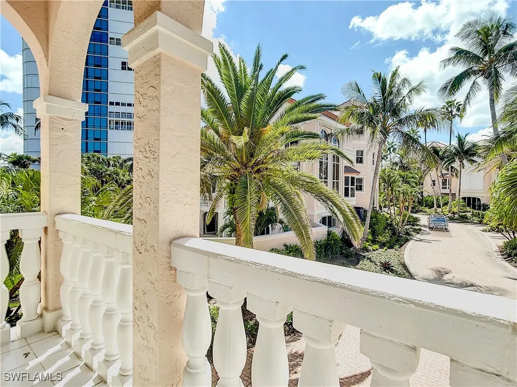 21 Casa Mar Lane Naples FL 34103