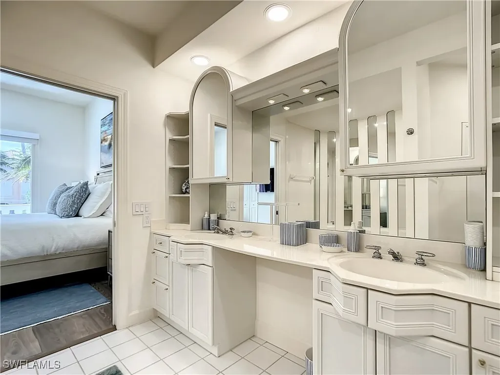 21 Casa Mar Lane Naples FL 34103