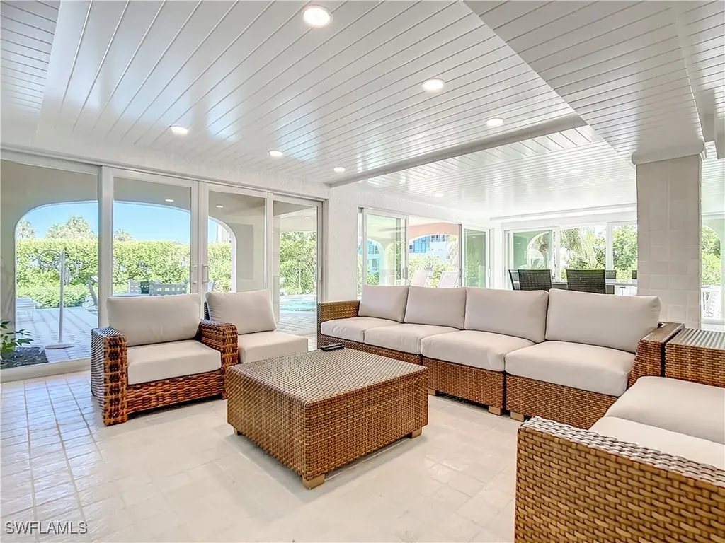 21 Casa Mar Lane Naples FL 34103