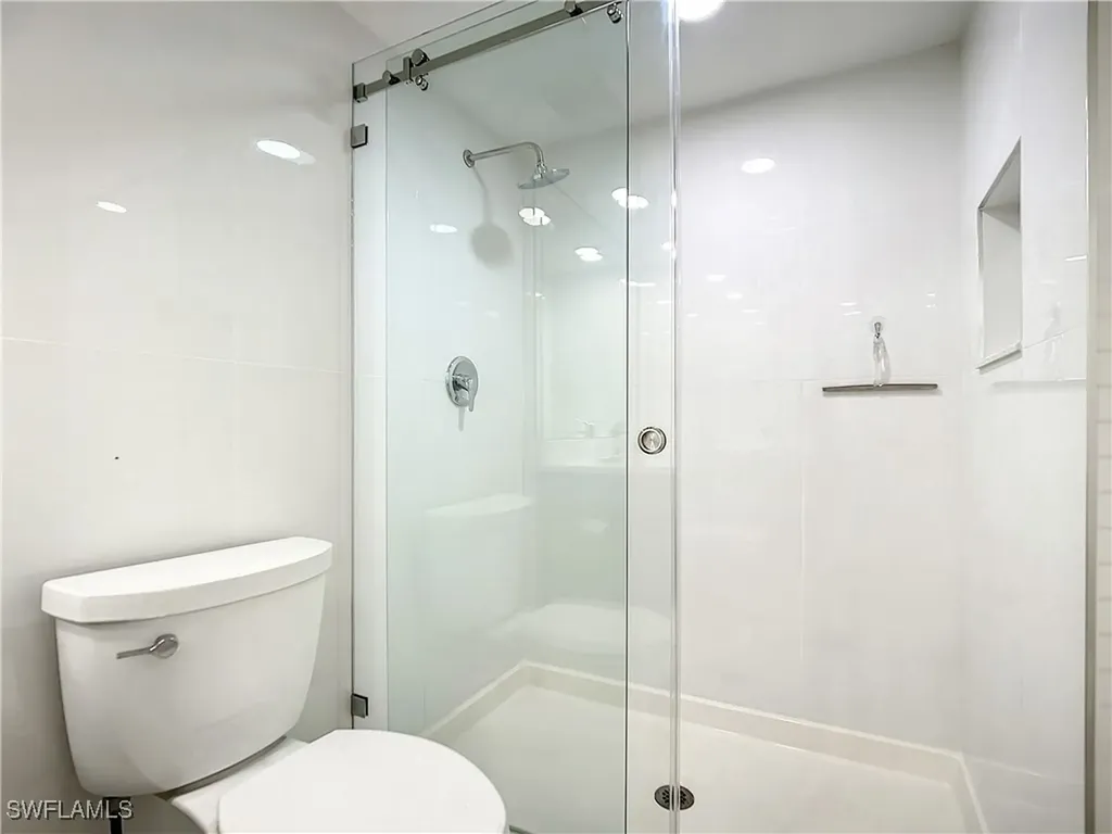 21 Casa Mar Lane Naples FL 34103