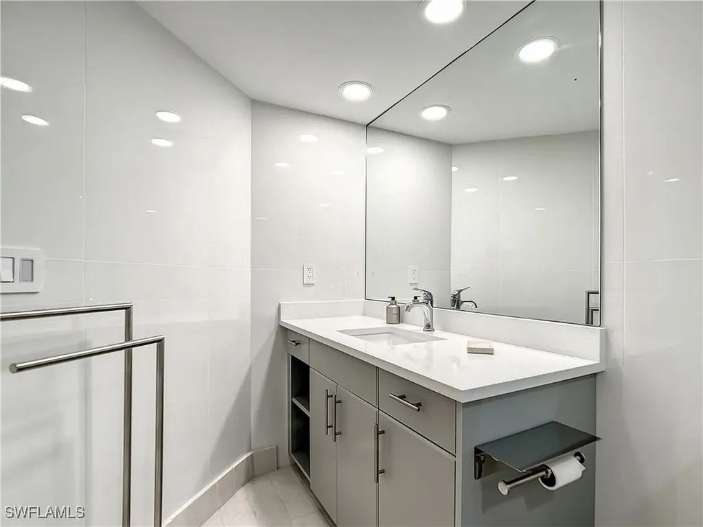 21 Casa Mar Lane Naples FL 34103