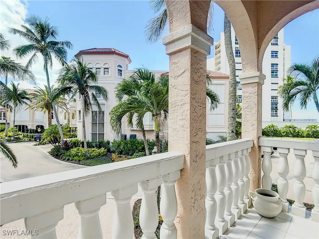 21 Casa Mar Lane Naples FL 34103