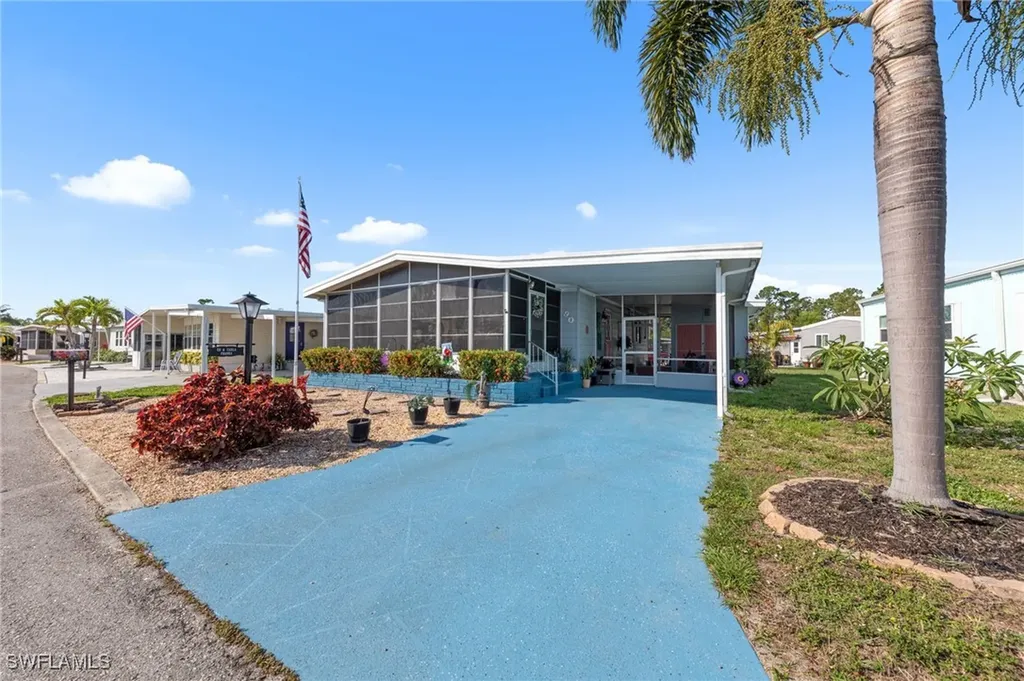90 Snead Drive North Fort Myers FL 33903