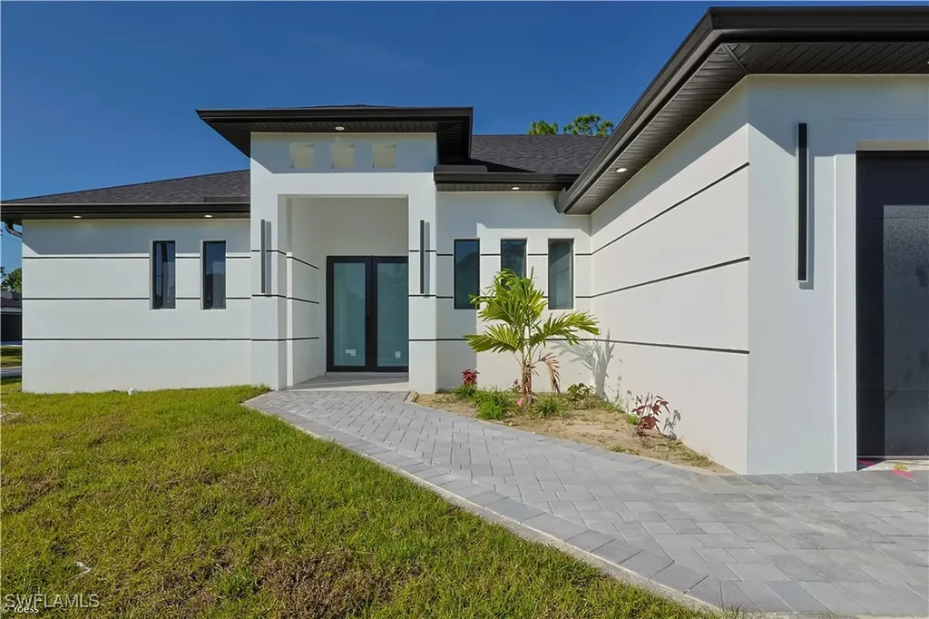 814 Fullerton Avenue S Lehigh Acres FL 33974