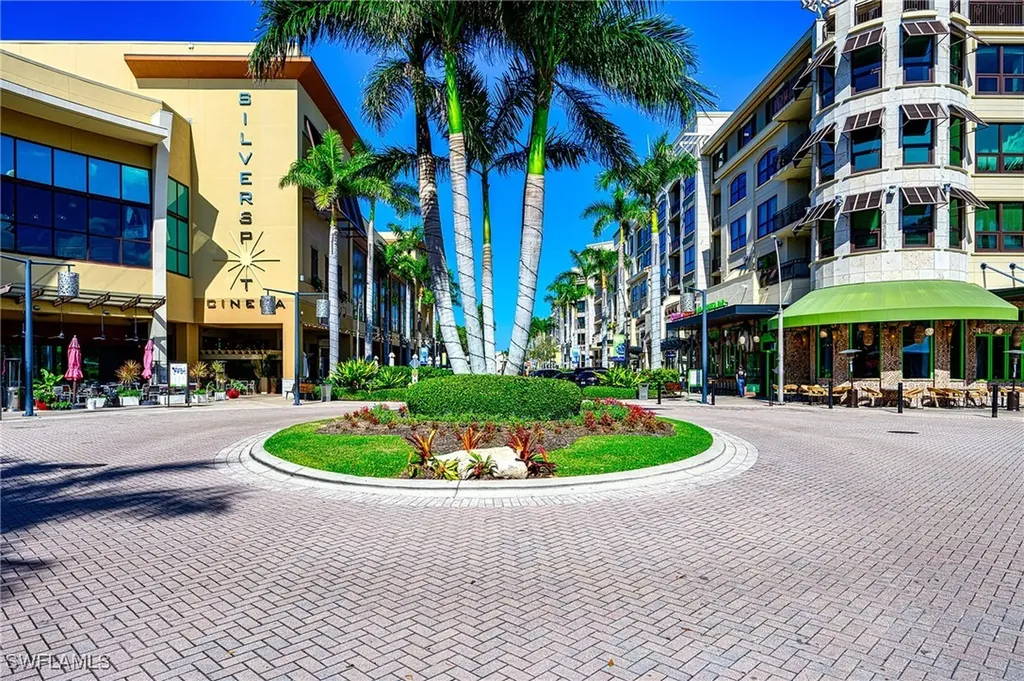 586 Beachwalk Circle Naples FL 34108