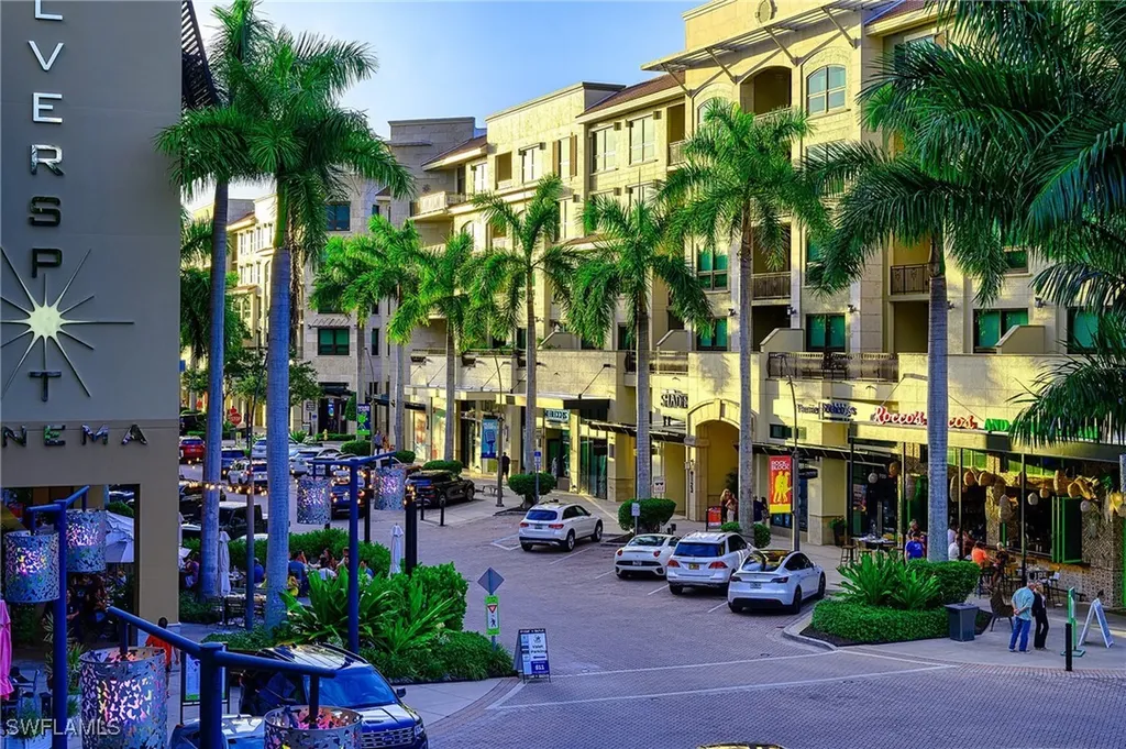 586 Beachwalk Circle Naples FL 34108